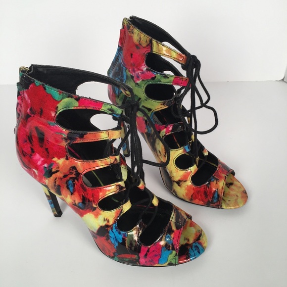 Steve Madden's Women's Floral Multi Color Lace-Up - Picture 4 of 7